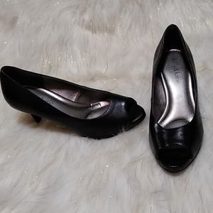 🌷4/$25🌷Kelly and Katie heels